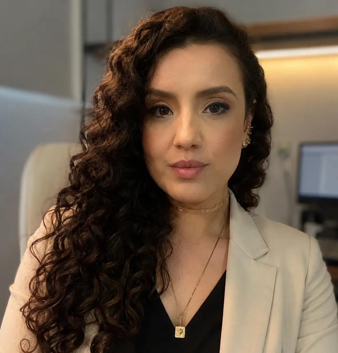 Foto profissional de Gisele Athadeu Neves