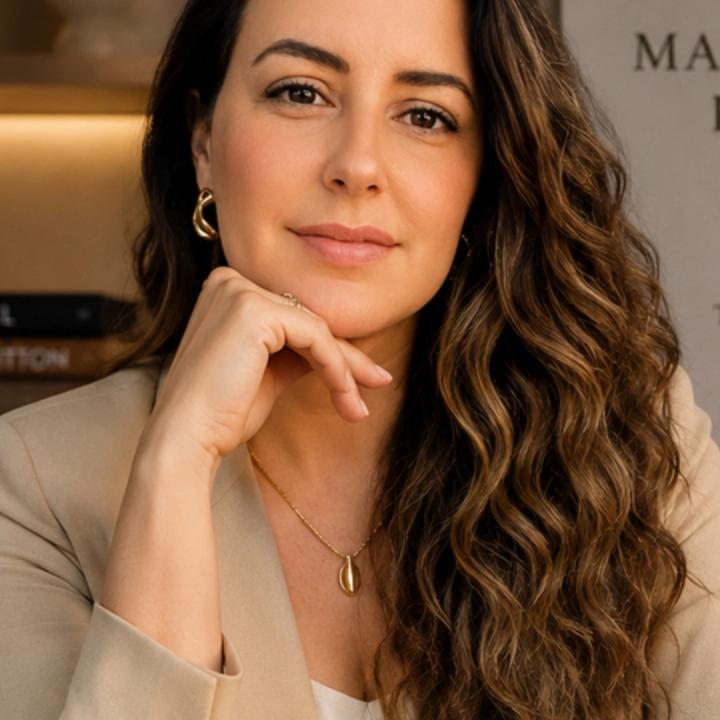 Karine V. Souza